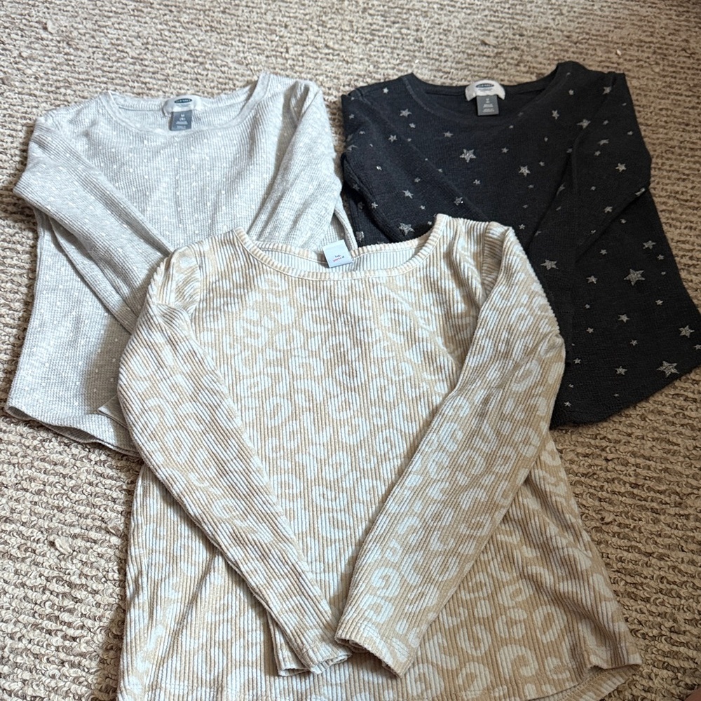 Old Navy Kids Long Sleeve Tees - Light Gray, Dark Gray, Beige Patterned
